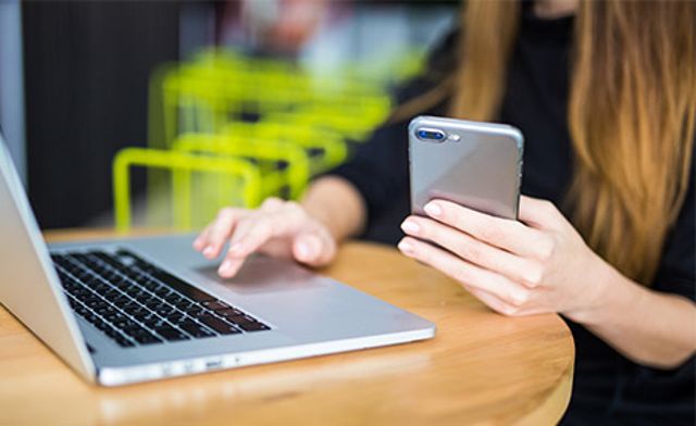 woman on dating website